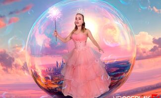 Wicked Glinda A XXX Parody Featuring Anna Claire Clouds